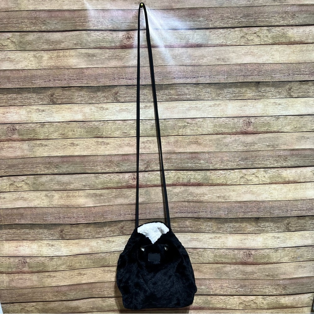 Barts Fuzzy Bucket Bag - Picture 3 of 9